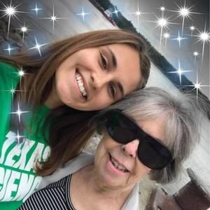 Meet your Posher, Olivia